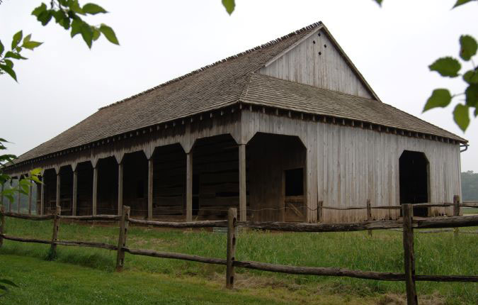 Johnston double-pen barn 